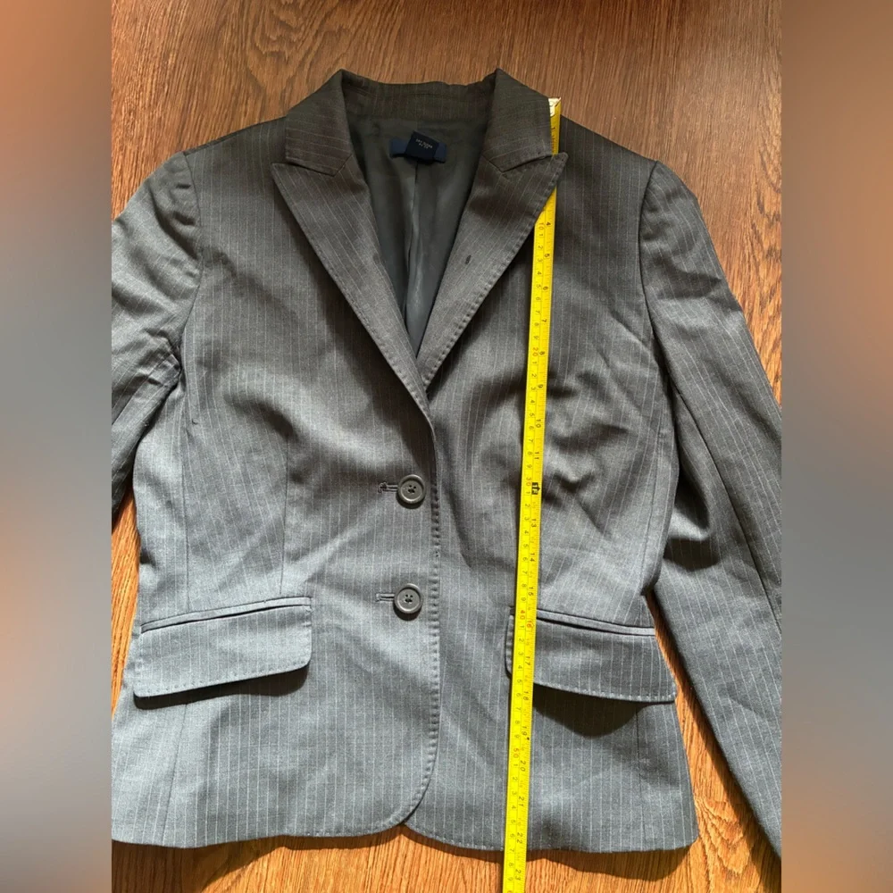 J. Crew Gray Pinstriped Blazer in Super 120's Wool - Size 4